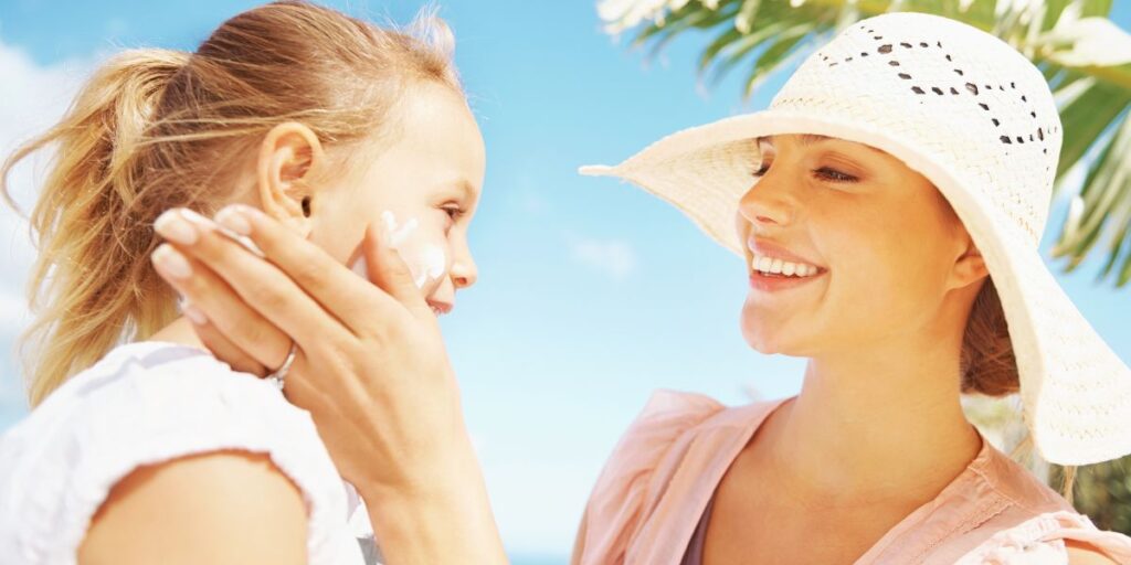 Una guía completa para exfoliar su piel de manera segura - bellezaenverde.com - Belleza en verde